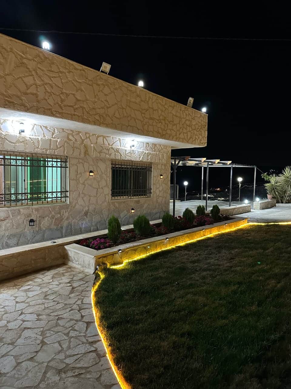مزرعة للبيع بسعر مغري جداً