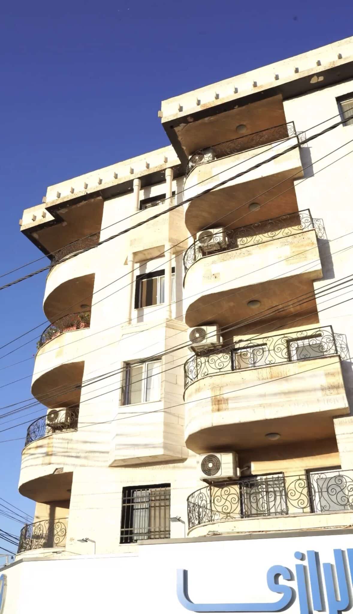 فرصة استثمارية – فندق مميز للبيع